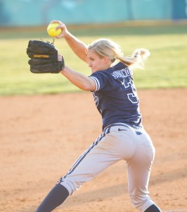 Carly Duckworth pitches to Houston during Friday night's game at Miller Park.