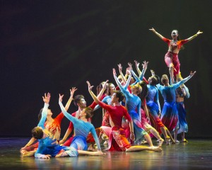 CDT Contemporary Dance Theatre "Encounters" Presented at the Chun Hua Qiu Shi Festival at the National Center for the Performing Arts in Beijing, China. (Photo courtesy of Mark Philbrick.)