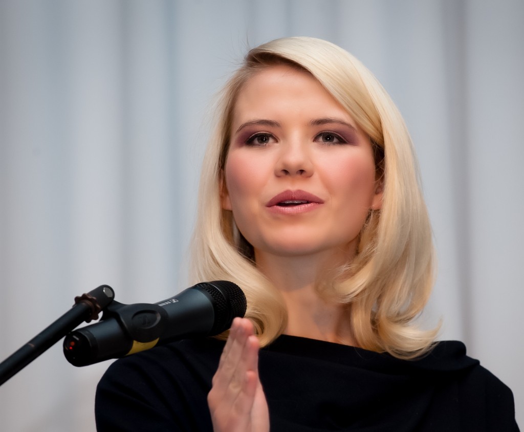 Activist Elizabeth Smart speaking at BYU March 5, 2014 to kick off the Women's Services Office campaign, Voices of Courage. Smart will speak again to students Dec. 9 at Utah Valley University. (Photo courtesy Women's Services and Resources Office.)