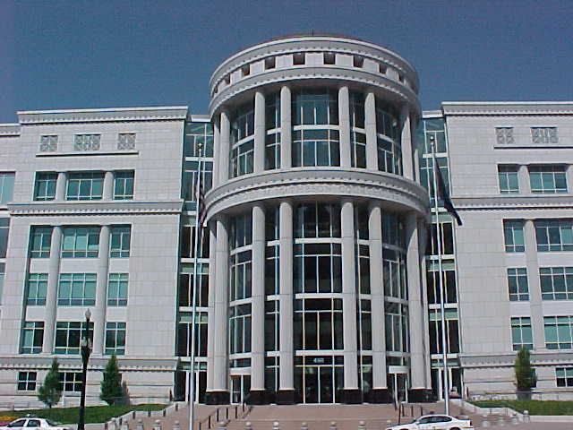Utah's Matheson Courthouse in Salt Lake City houses a district court and the Utah Supreme Court. Photo from Utah State Courts.