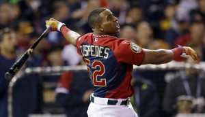American League's Yoenis Cespedes, of the Oakland Athletics, hits during the MLB All-Star baseball Home Run Derby, Monday, July 14, 2014, in Minneapolis. (AP Photo/Jeff Roberson)