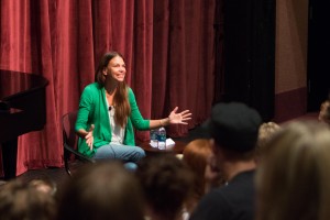 Sutton Foster answers questions for BYU Music Dance Theatre students in a master class that was part of her two-concert performing visit on campus. (Photo by Samantha Williams)