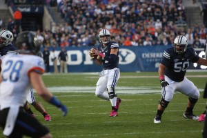 Taysom Hill looks down field for an open receiver against Boise State last season. The Cougars will travel to Boise to face the Broncos on Oct. 24.(Natalie Stoker)