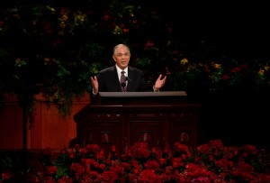 President Henry B. Eyring of the First Presidency conducts the Saturday morning session of general conference, 4 October 2014. (Mormon Newsroom)