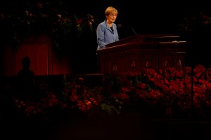 Sister Cheryl A. Esplin, second counselor in the Primary general presidency, speaks at the Saturday morning session of general conference, 4 October 2014. (Mormon Newsroom)