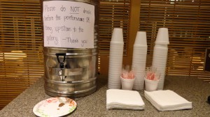 Audiences of "Christmas in Nauvoo" leave with free hot chocolate and a candy cane. (Kayci Treu)
