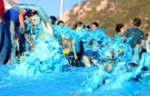 Students participate in the annual true blue foam event. (Universe Photo) 