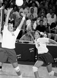 Charlene Johnson Whitted sets Michele Fellows Lewis. Both were vital in helping BYU make it to the Final Four in 1993. (BYU Photo)
