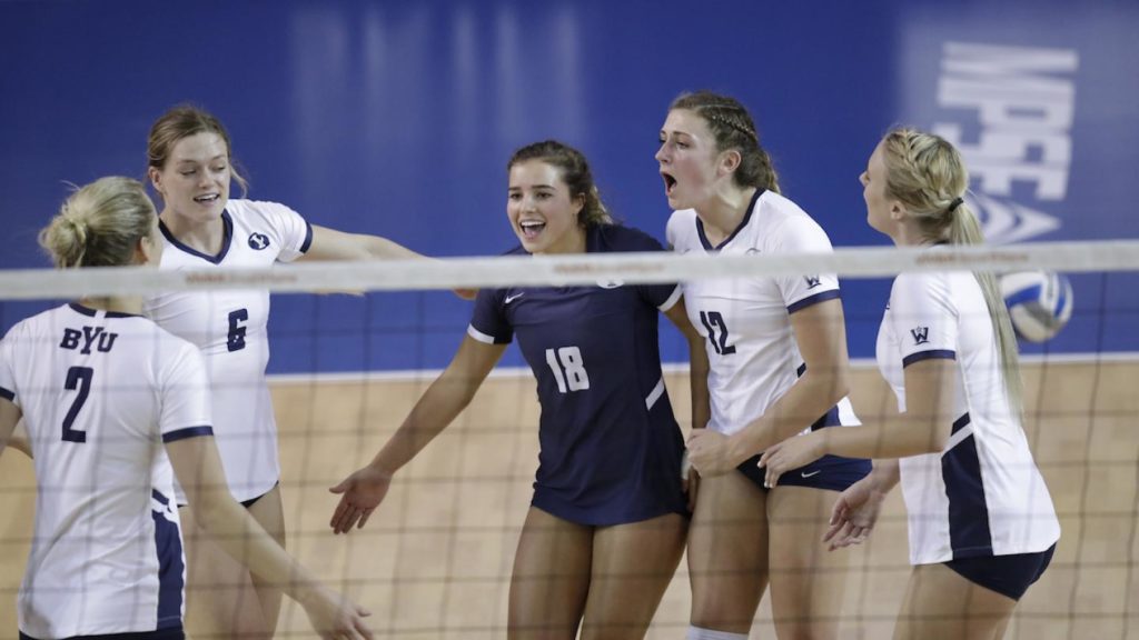Womens Volleyball Opens Conference Play With Win Over Pacific The
