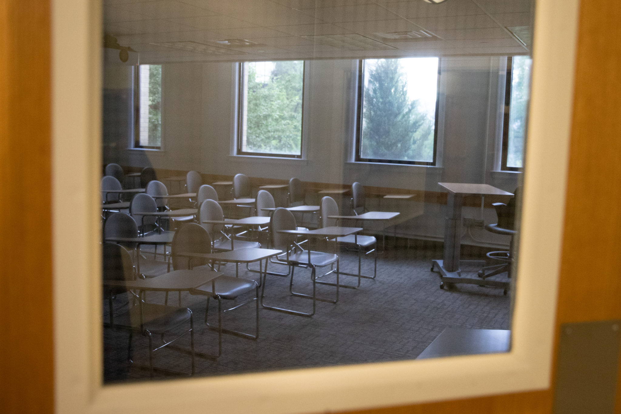 byu-students-split-over-whether-to-enroll-for-fall-semester-if-classes-are-remote-the-daily