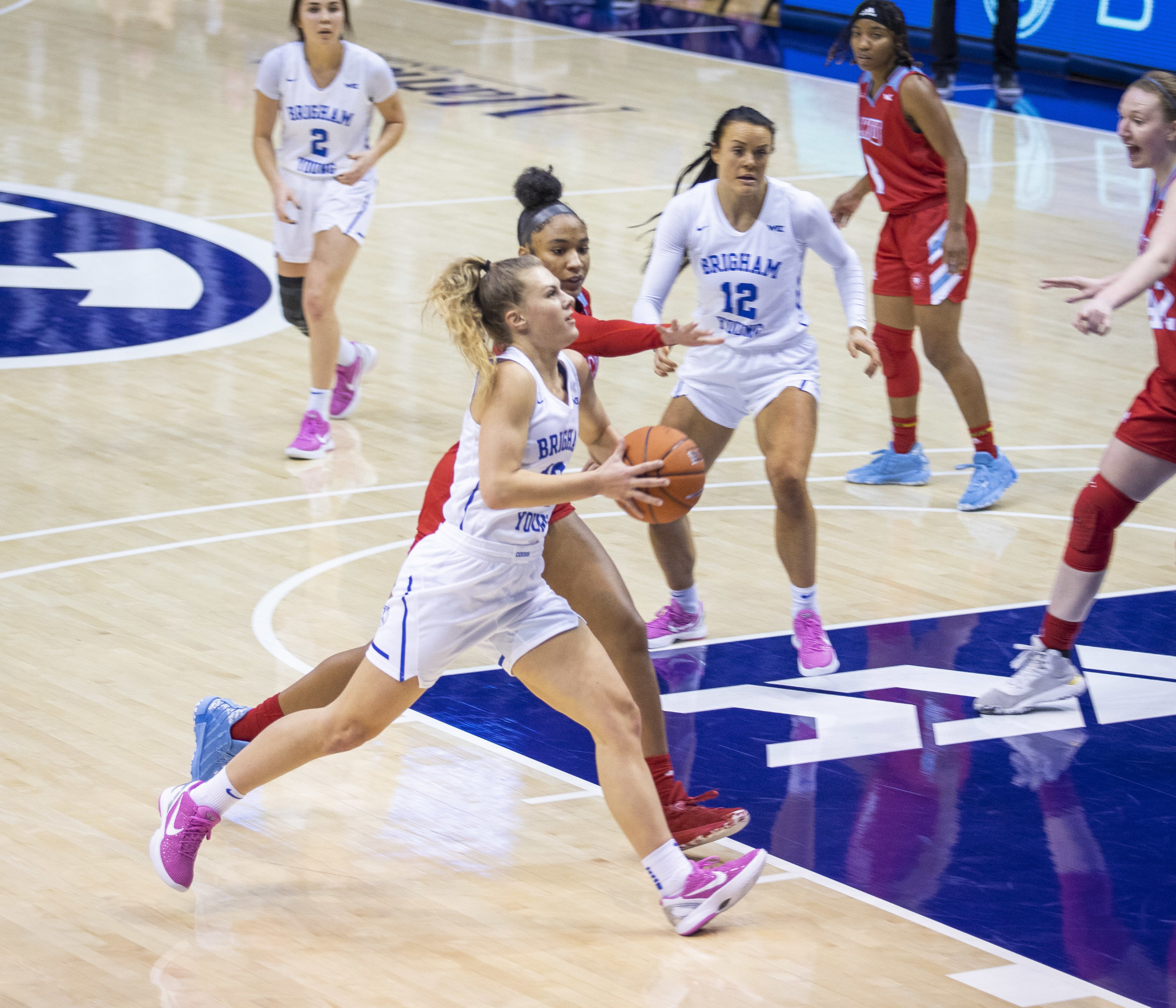 BYU women's basketball stays undefeated at home with 6950 win over LMU