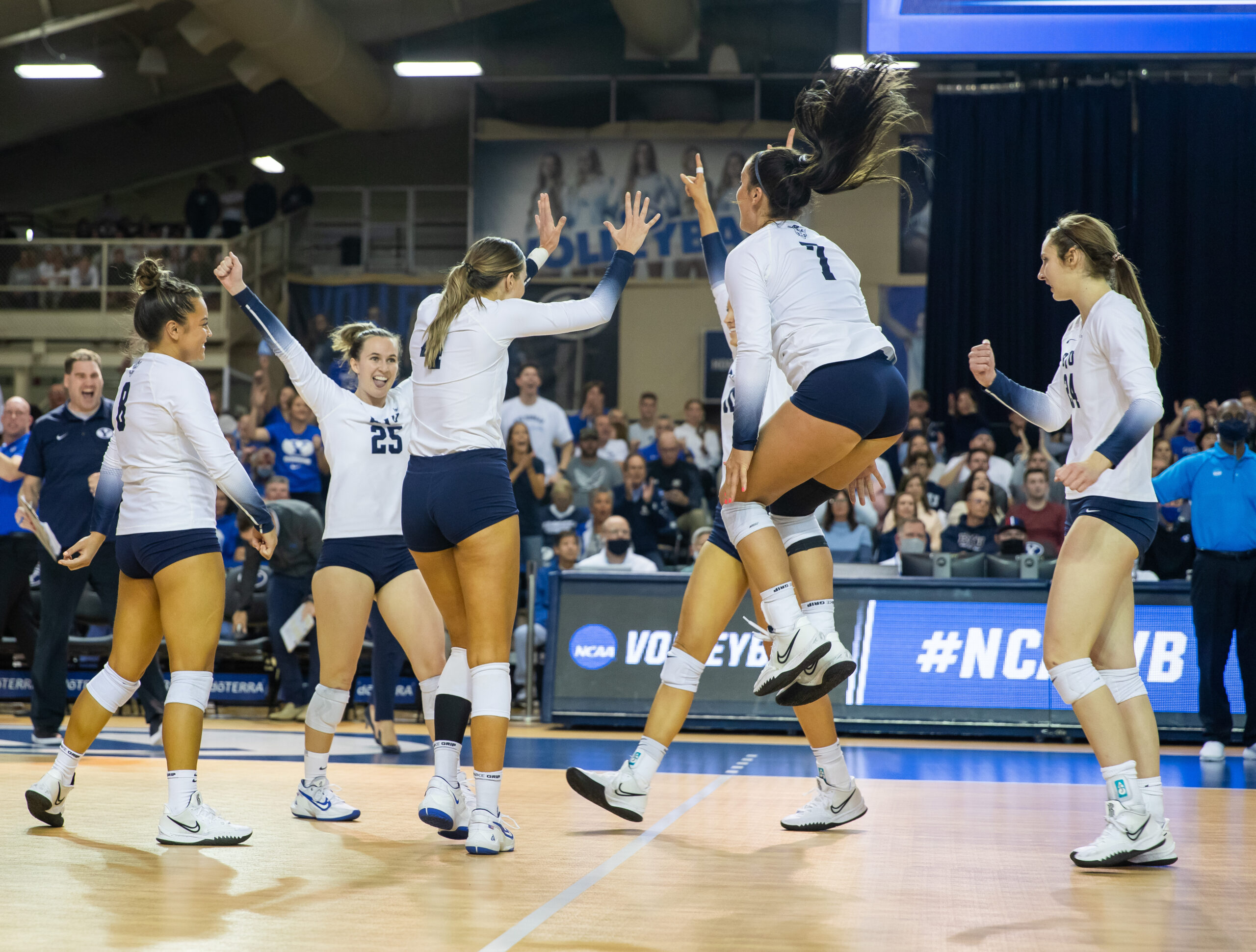 Byu Womens Volleyball Advances To Sweet 16 In Four Set Win Over Utah