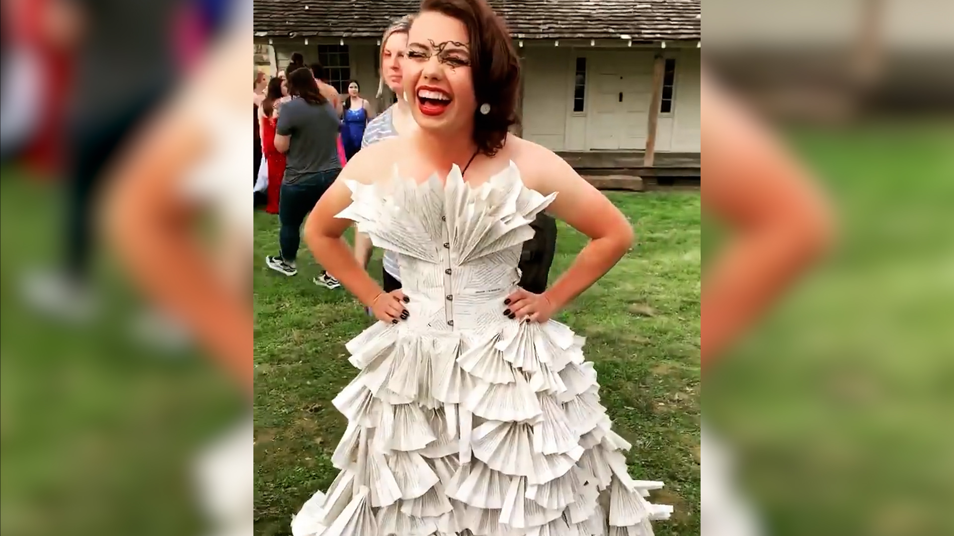 Video of the Day: High schooler creates prom dress from Harry Potter ...