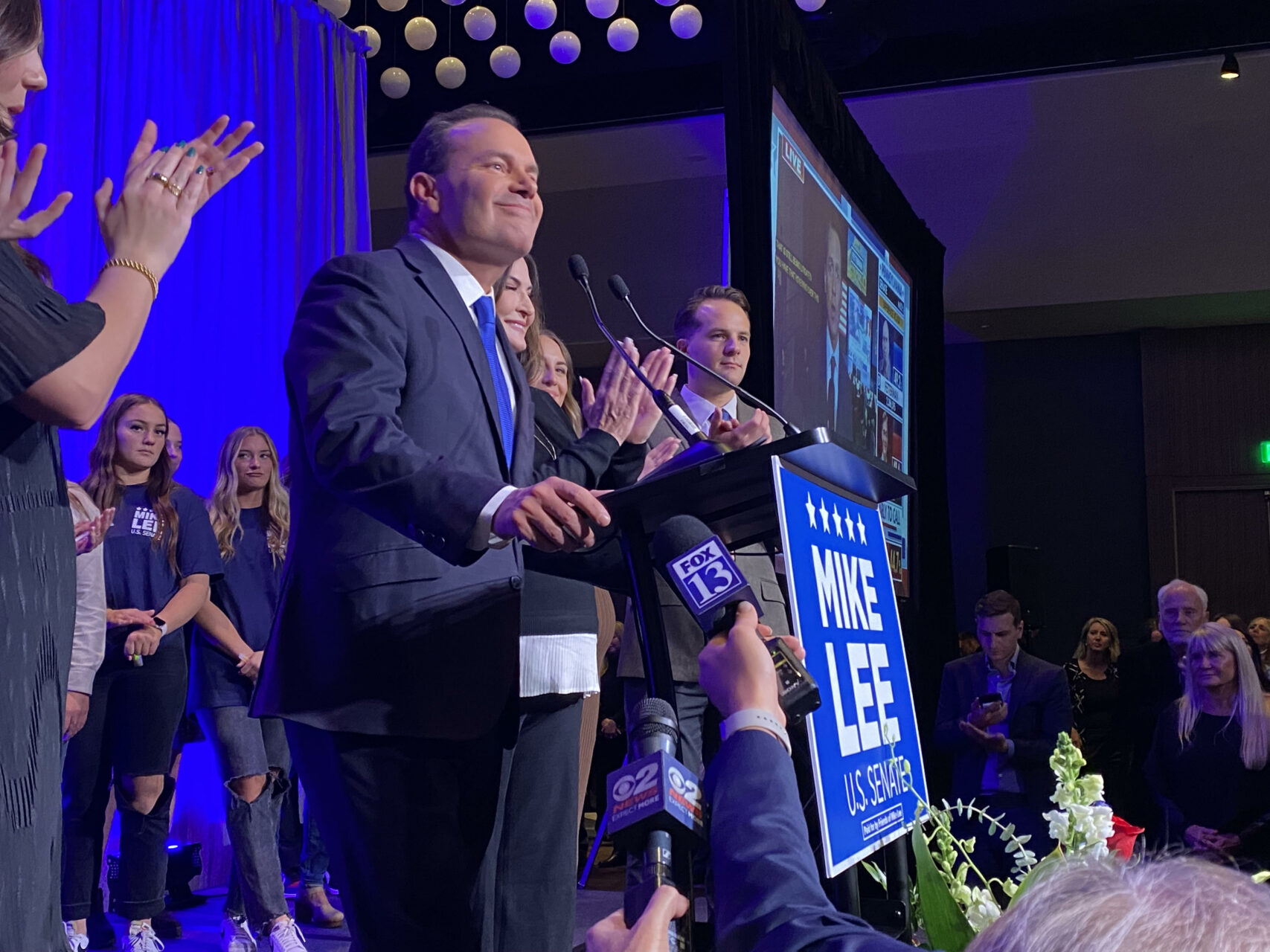 Mike Lee retains . Senate seat, defeats Evan McMullin - The Daily  Universe